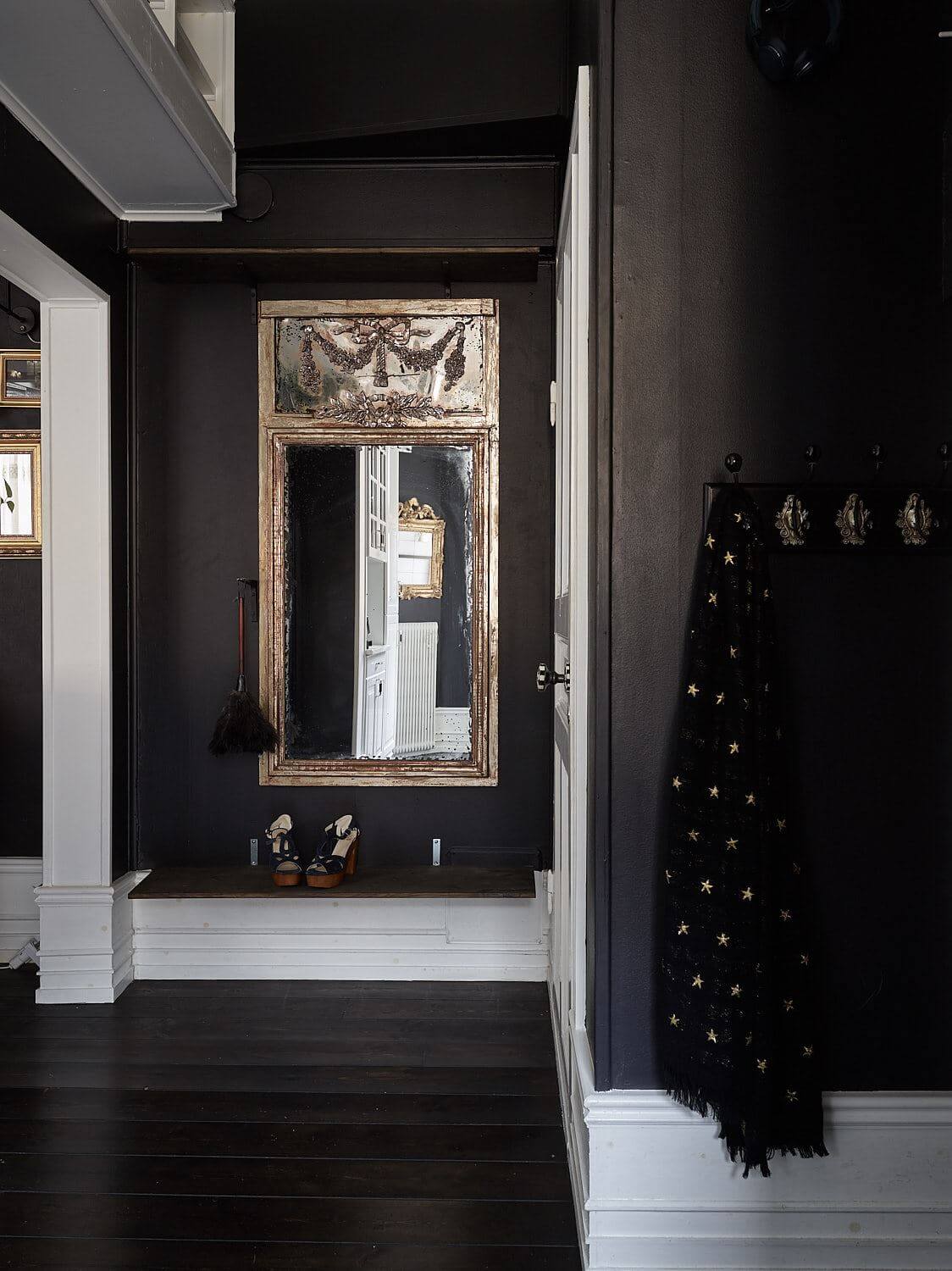 A Black Vintage Studio Apartment 10 black-nordic-studio-apartment-gothic-design-nordroom