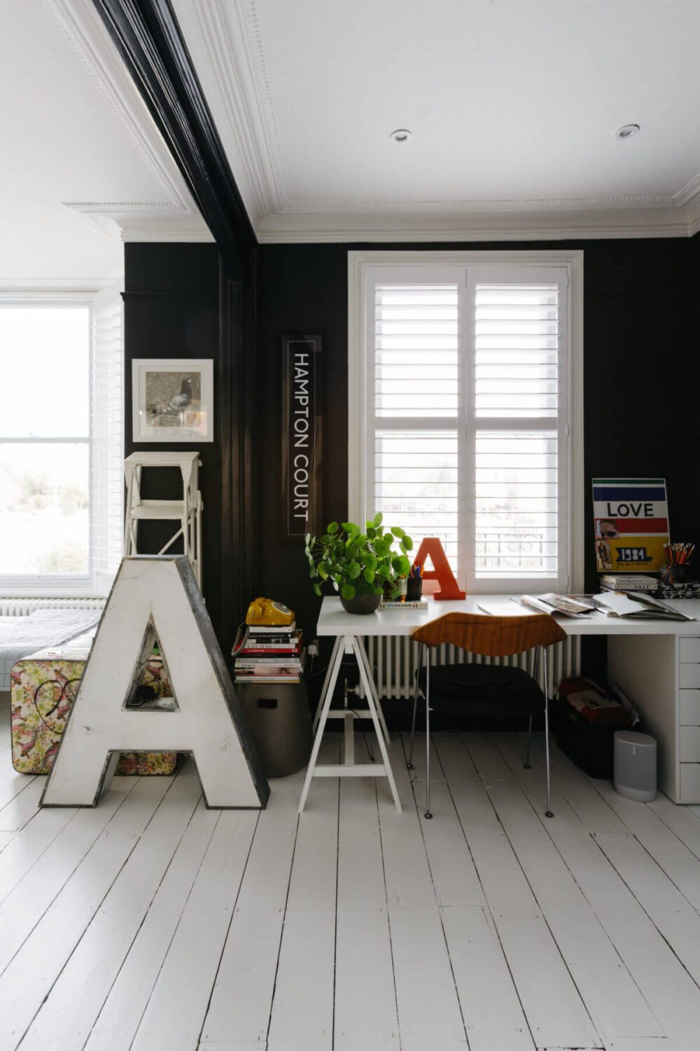 A Black and White Victorian House in London 22 black-white-bedroom-home-office-white-painted-wooden-floor-nordroom
