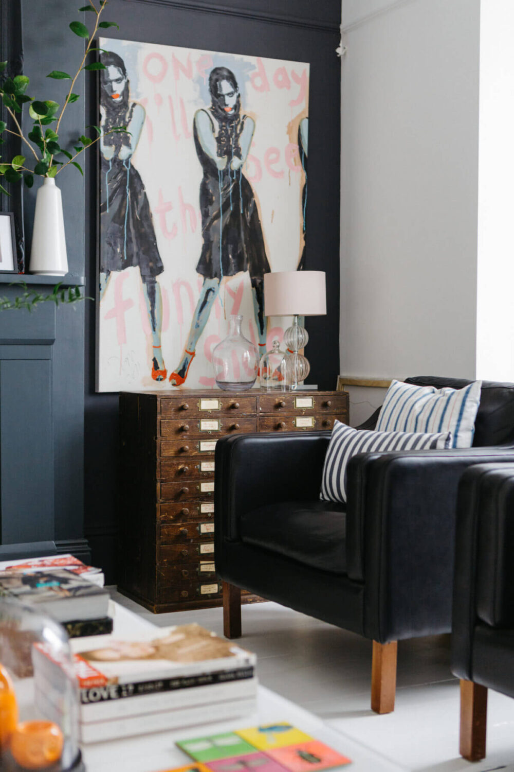 A Black and White Victorian House in London 17 black-white-sitting-room-nordroom