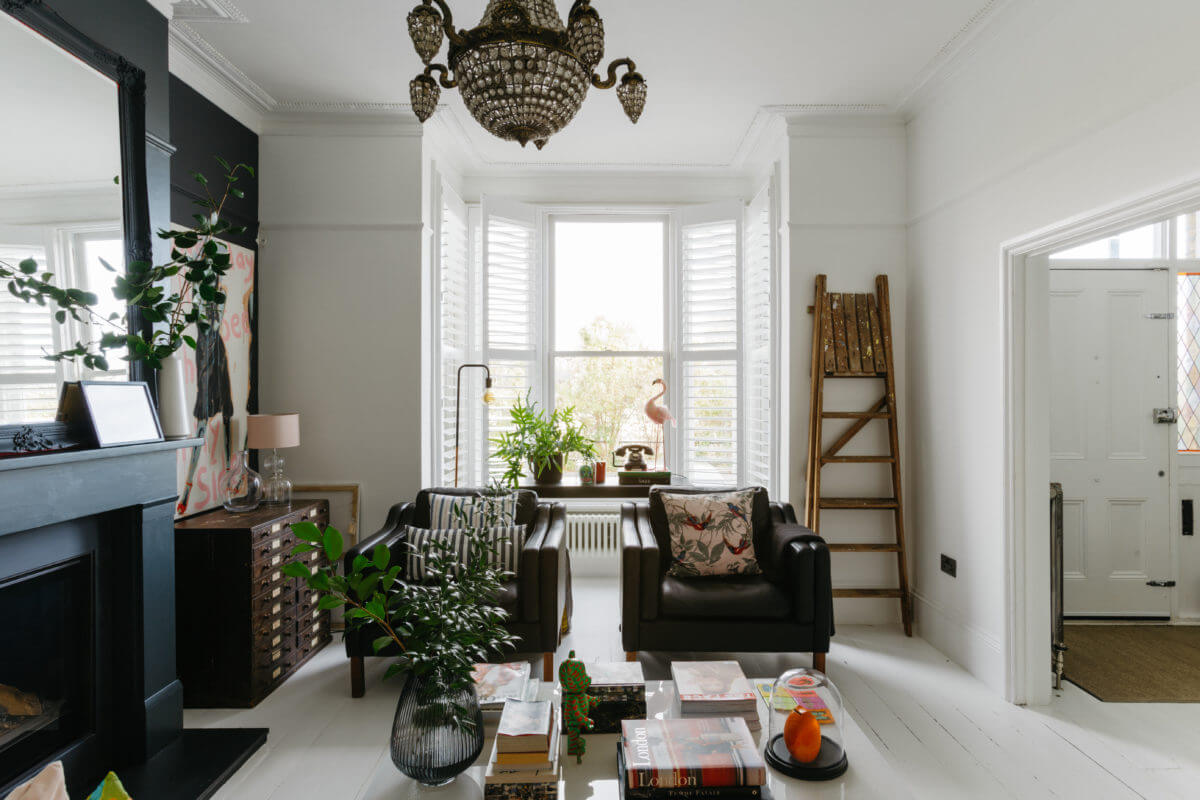 A Black and White Victorian House in London 16 black-white-sitting-room-victorian-house-london-nordroom