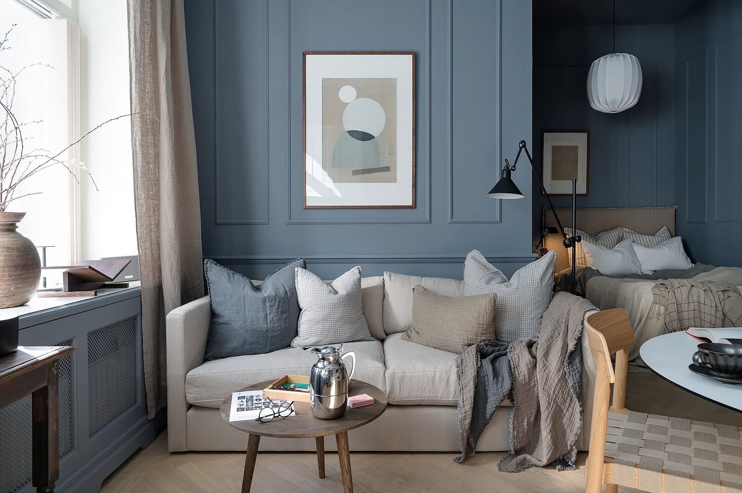 A Luxurious Blue and Gray Studio Apartment 10 blue-studio-apartment-light-gray-accents-nordroom
