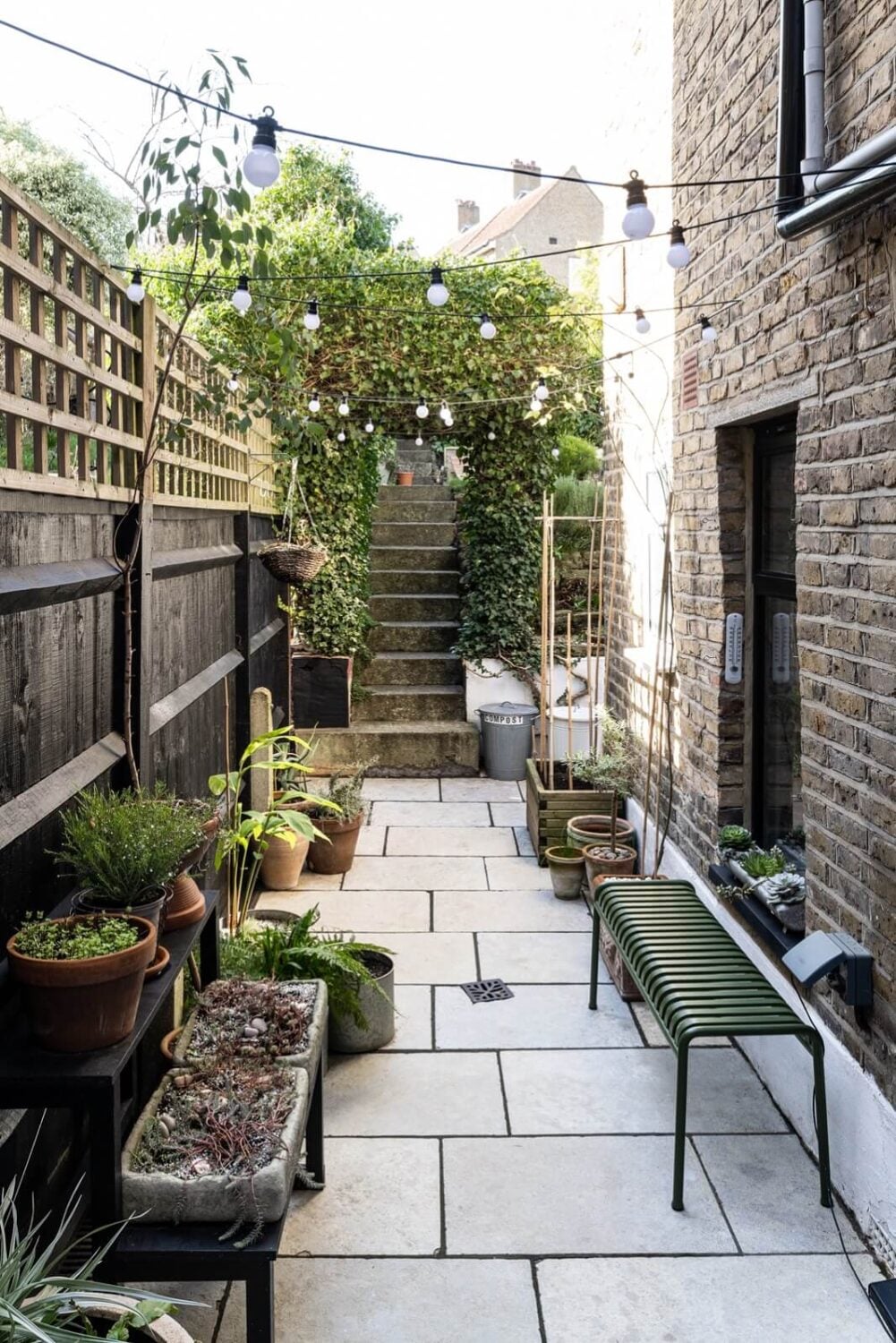 A Cozy Flat in London with Navy Blue Living Room 12 cozy-outdoor-terrace-london-flat-nordoom