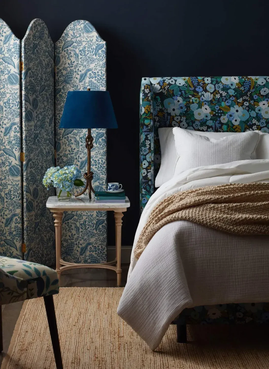 Rifle Paper Co. Have Launched Their First Furniture Collection 7 edes-screen-in-pomegranate-hawthorne-bed-in-garden-party-blue-rifle-paper-co-furniture-collection-nordroom