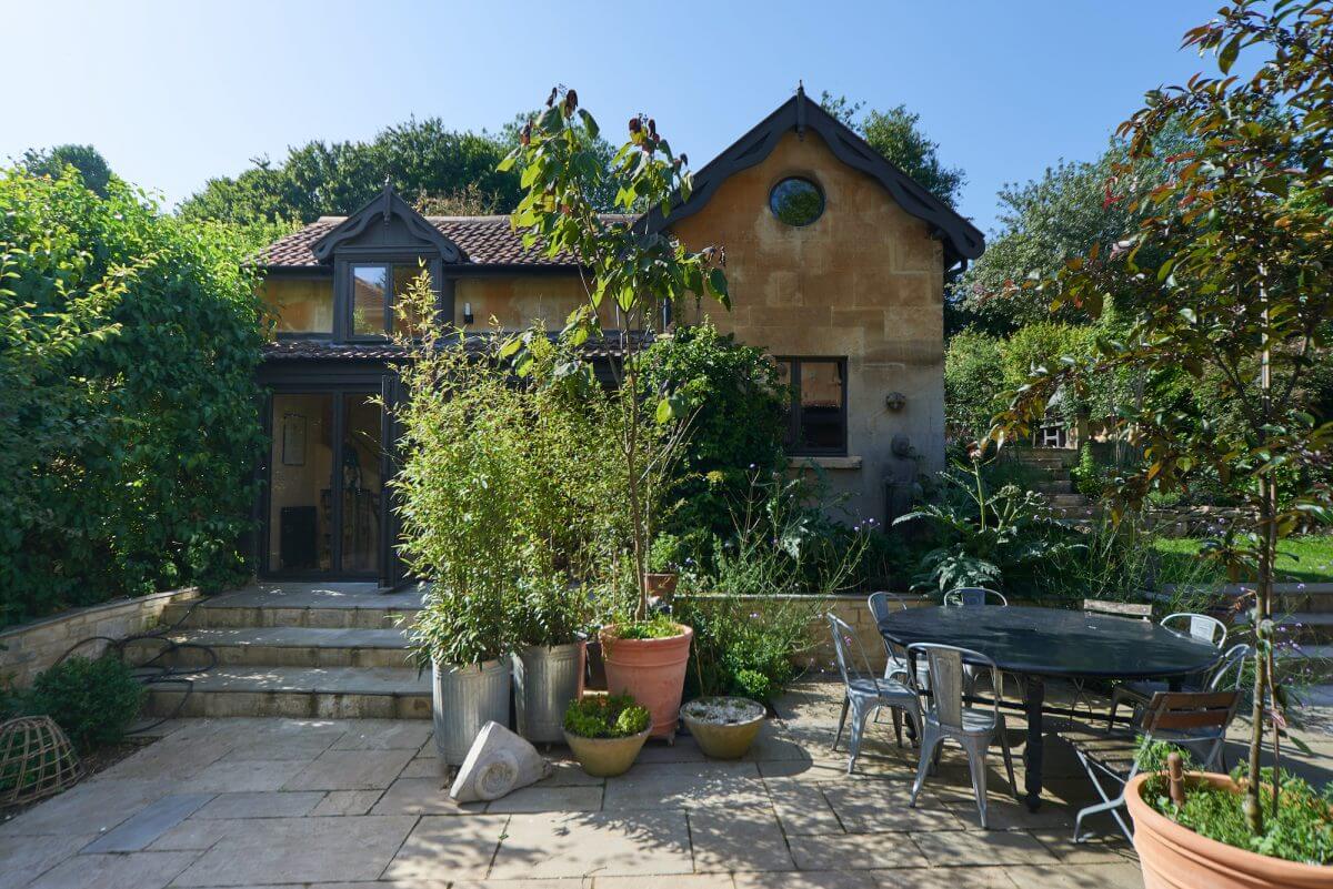 A Mixture of Styles in an English Home 18 garden-art-studio-bath-nordroom