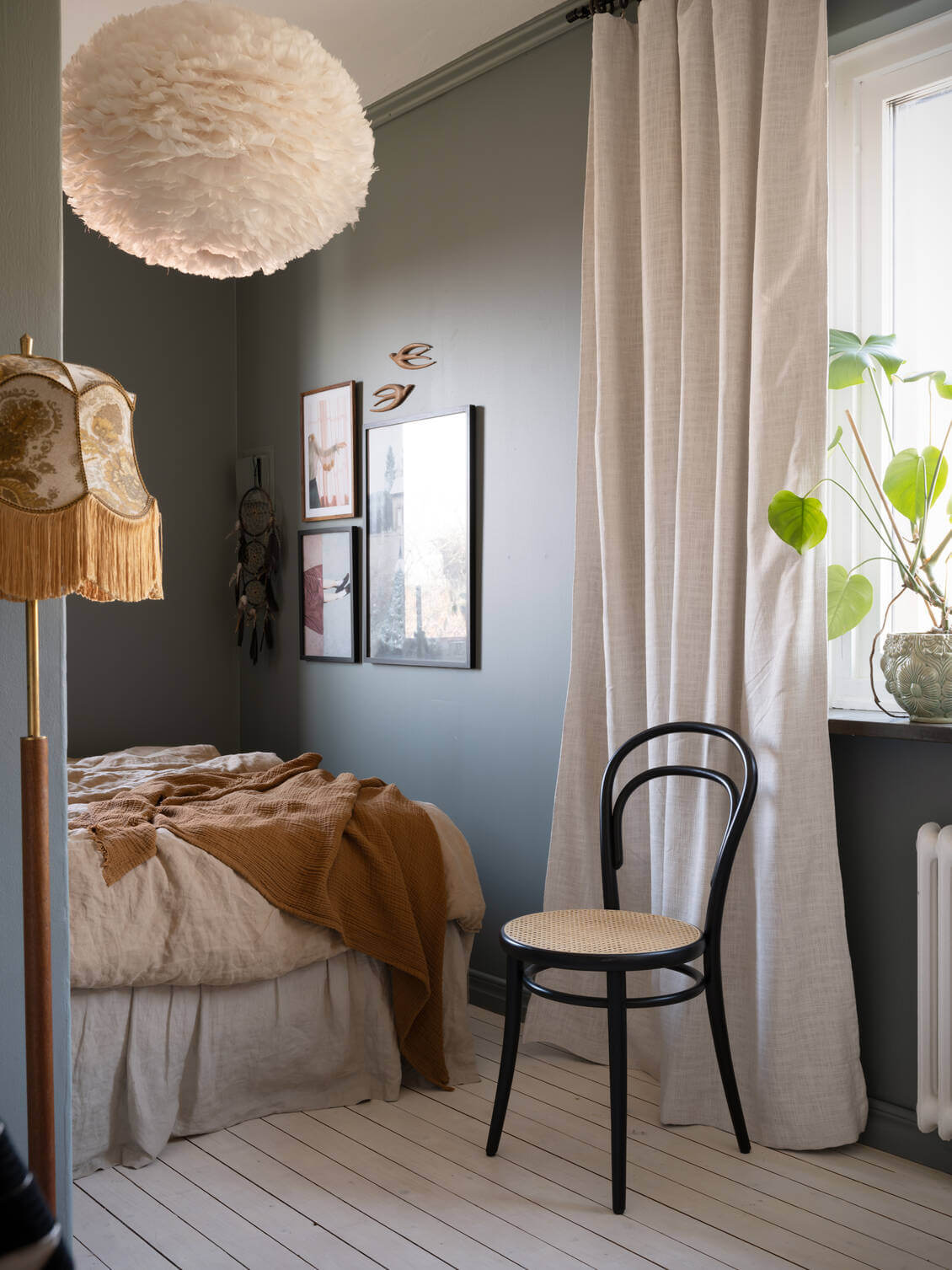 graygreen-scandinavian-bedroom-nordroom