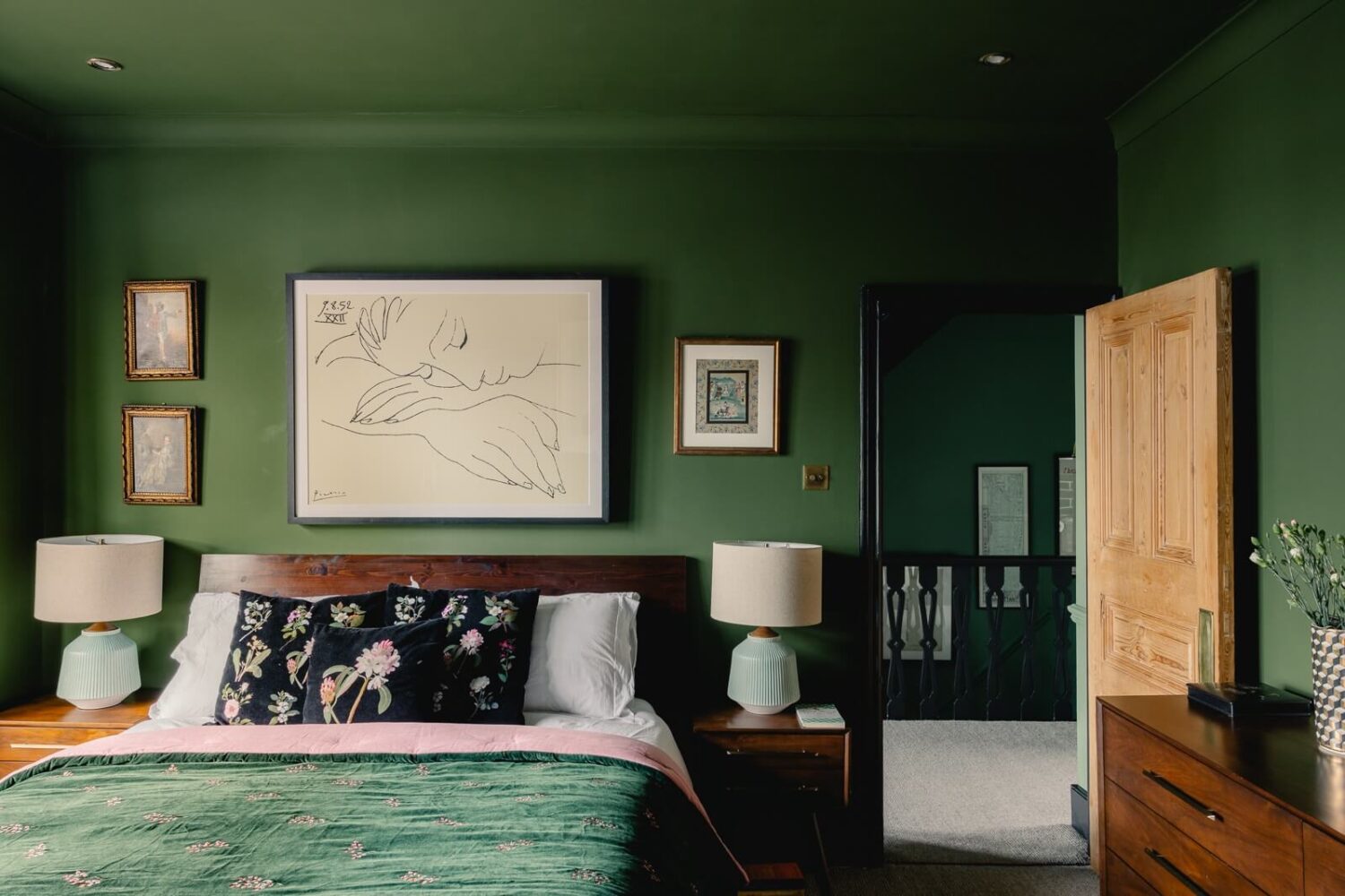 A Green Kitchen with Pink Ceiling in a Colorful London Home 15 green-bedroom-colorful-edwardian-home-london