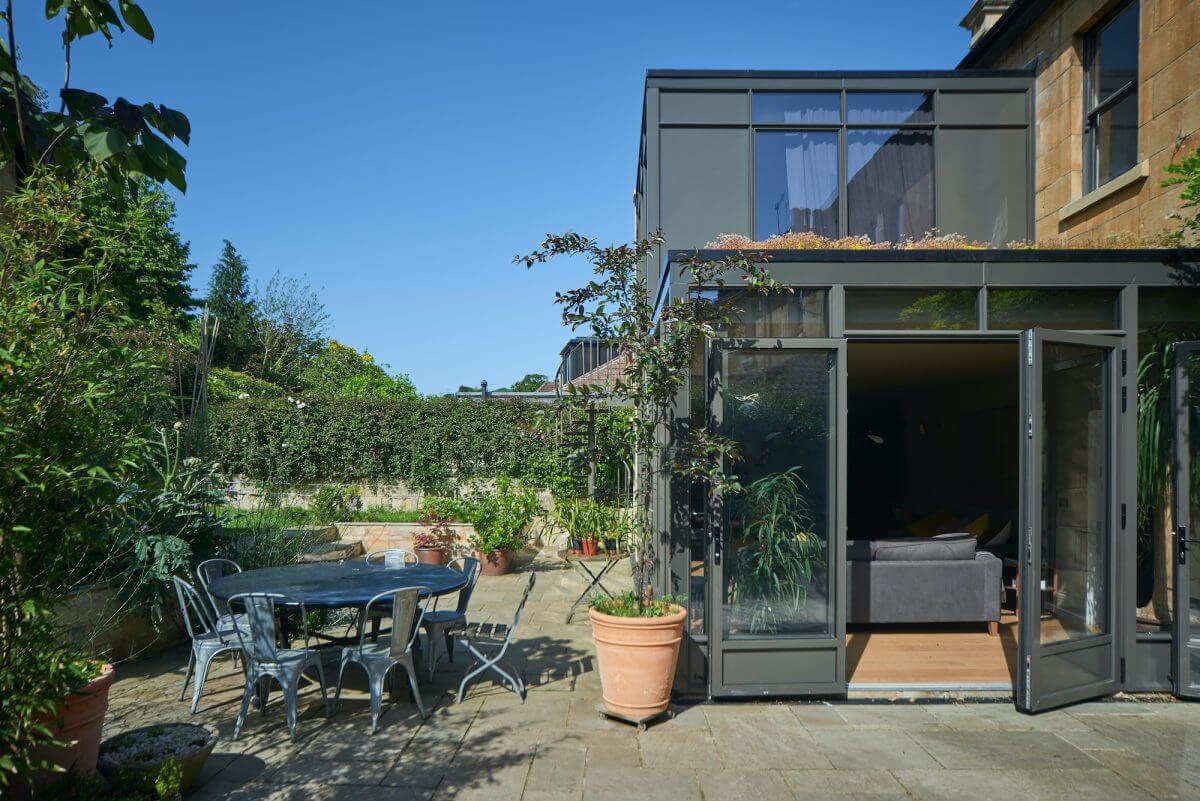 A Mixture of Styles in an English Home 25 historic-home-modern-extension-bath-nordroom