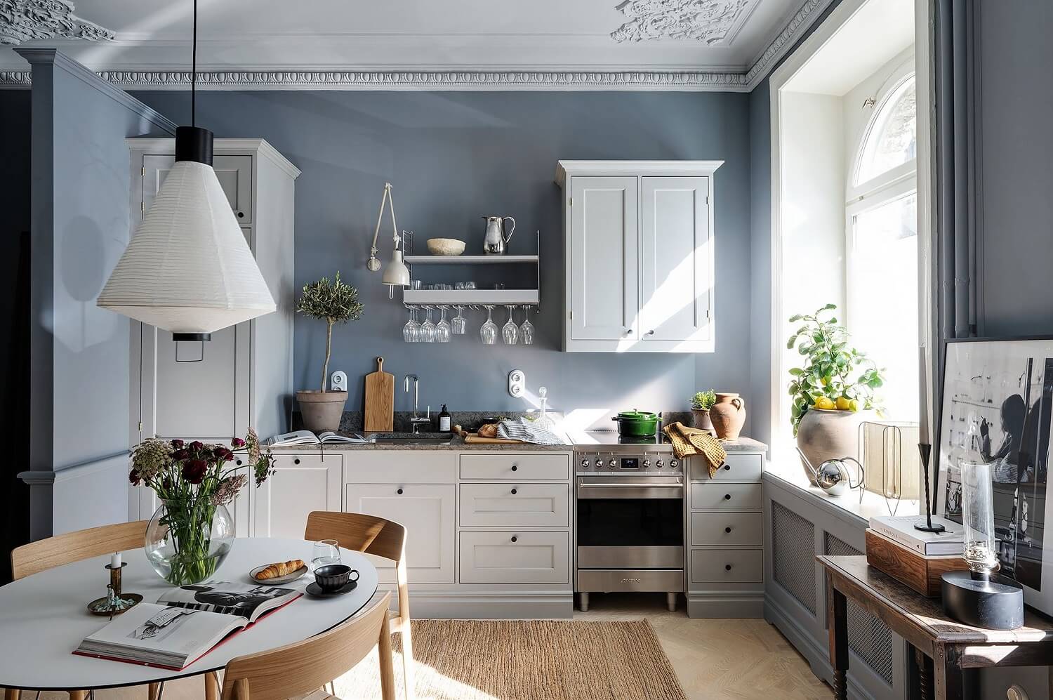 A Luxurious Blue and Gray Studio Apartment 3 light-gray-classic-kitchen-painted-ceiling-nordroom