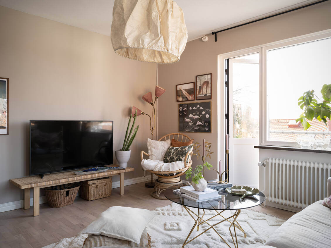 A Warm Neutral Colored Nordic Home 6 neutral-colored-living-room-nordroom