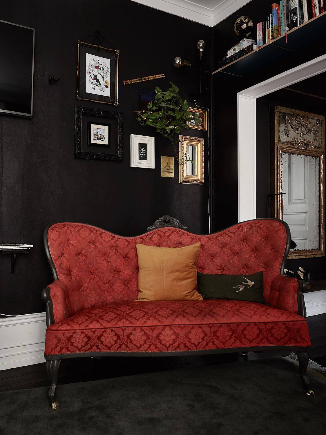 A Black Vintage Studio Apartment 6 red-vintage-sofa-black-studio-apartment-nordroom