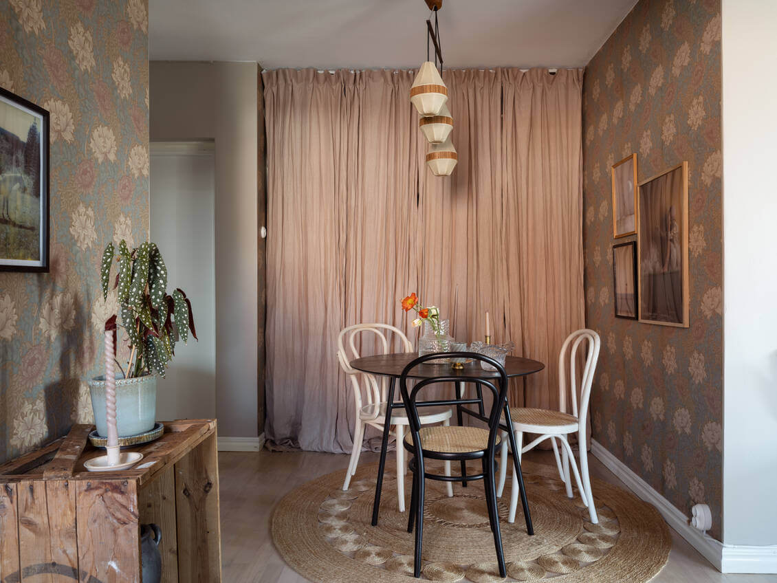 A Warm Neutral Colored Nordic Home 10 warm-dining-room-curtain-william-morris-wallpaper-nordroom