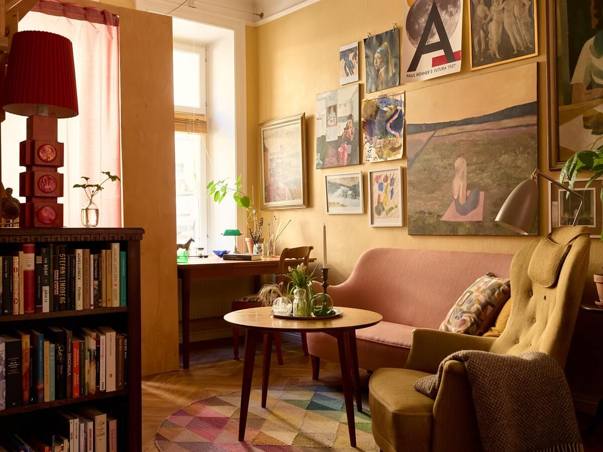A Small Vintage Apartment with Warm Yellow Walls 3 yellow-vintage-living-room-nordic-design-nordroom