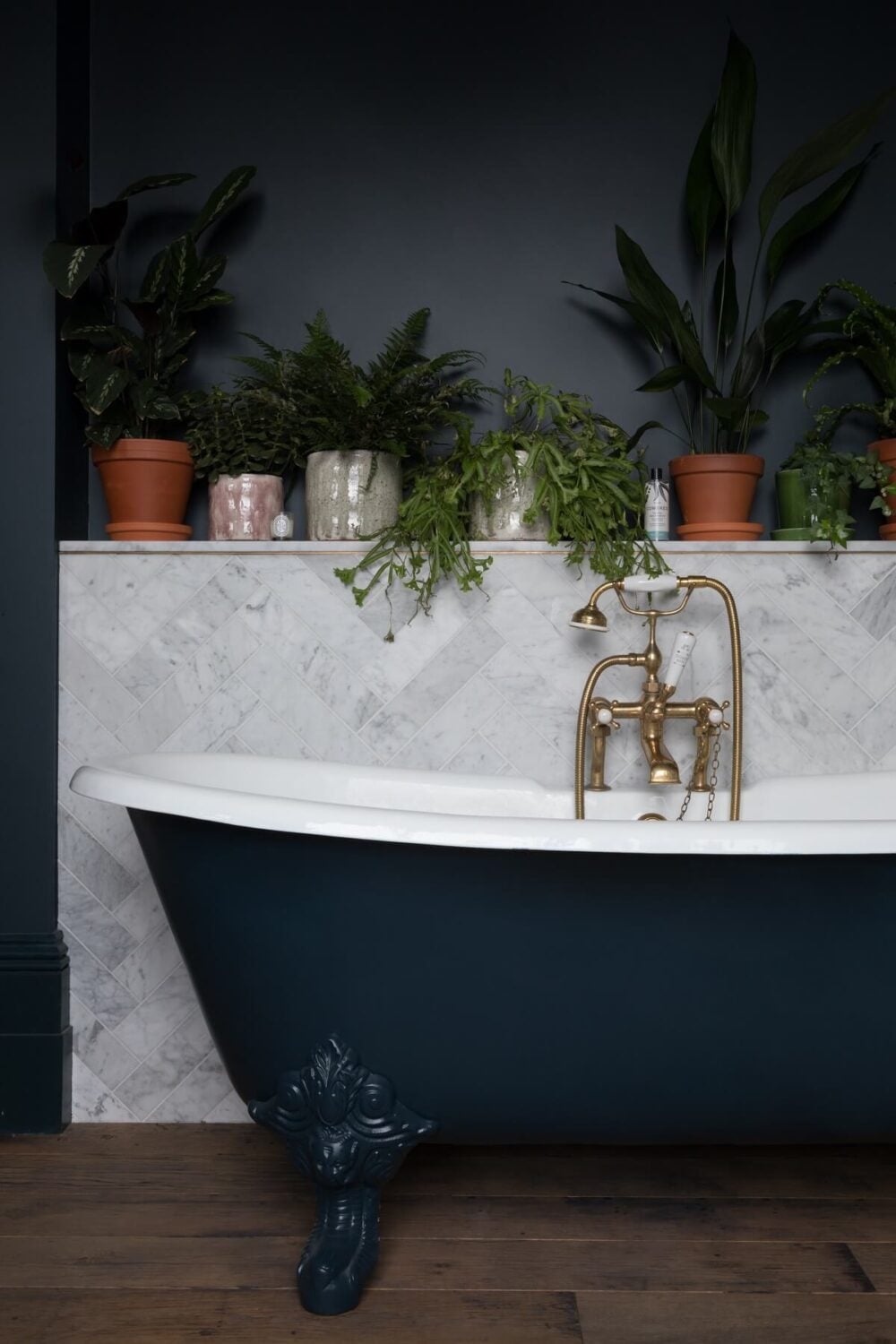 Contrasting Styles in a Victorian Home in London 25 bathroom-dark-blue-freestanding-clawfoot-bath-victorian-home-london-nordroom