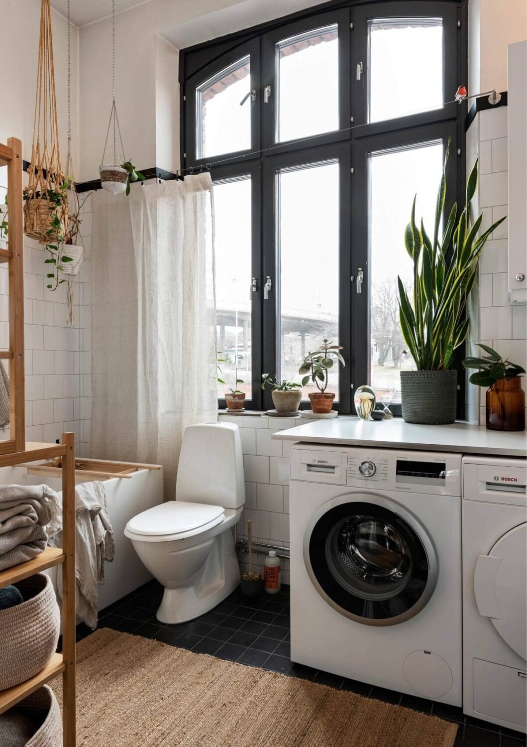 A Moody Family Home in Sweden 20 black-white-bathroom-moody-home-sweden-nordroom