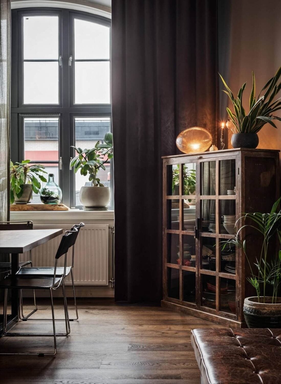 A Moody Family Home in Sweden 13 dining-room-moody-home-sweden-nordroom