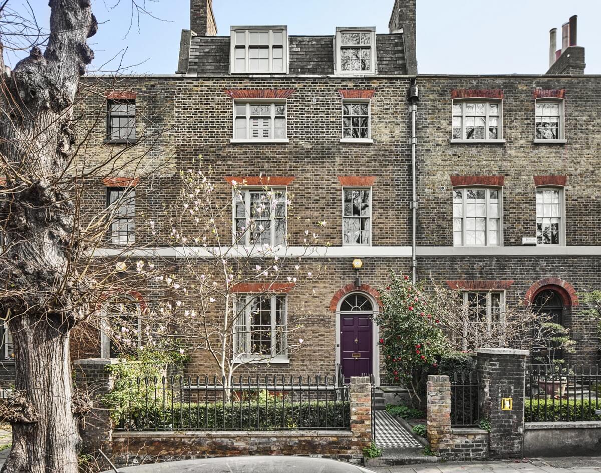 An Eclectic Art-Filled Townhouse in London 28 exterior eclectic art filled townhouse london nordroom An Eclectic Art-Filled Townhouse in London
