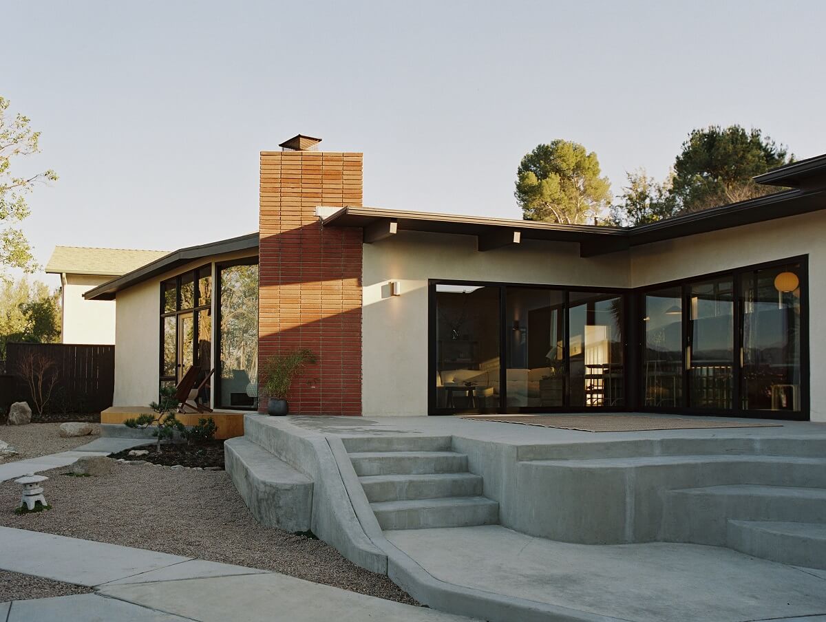 Japandi Design in a Midcentury Home in Los Angeles 30 exterior-midcentury-home-kane-lim-bling-empire-los-angeles-nordroom