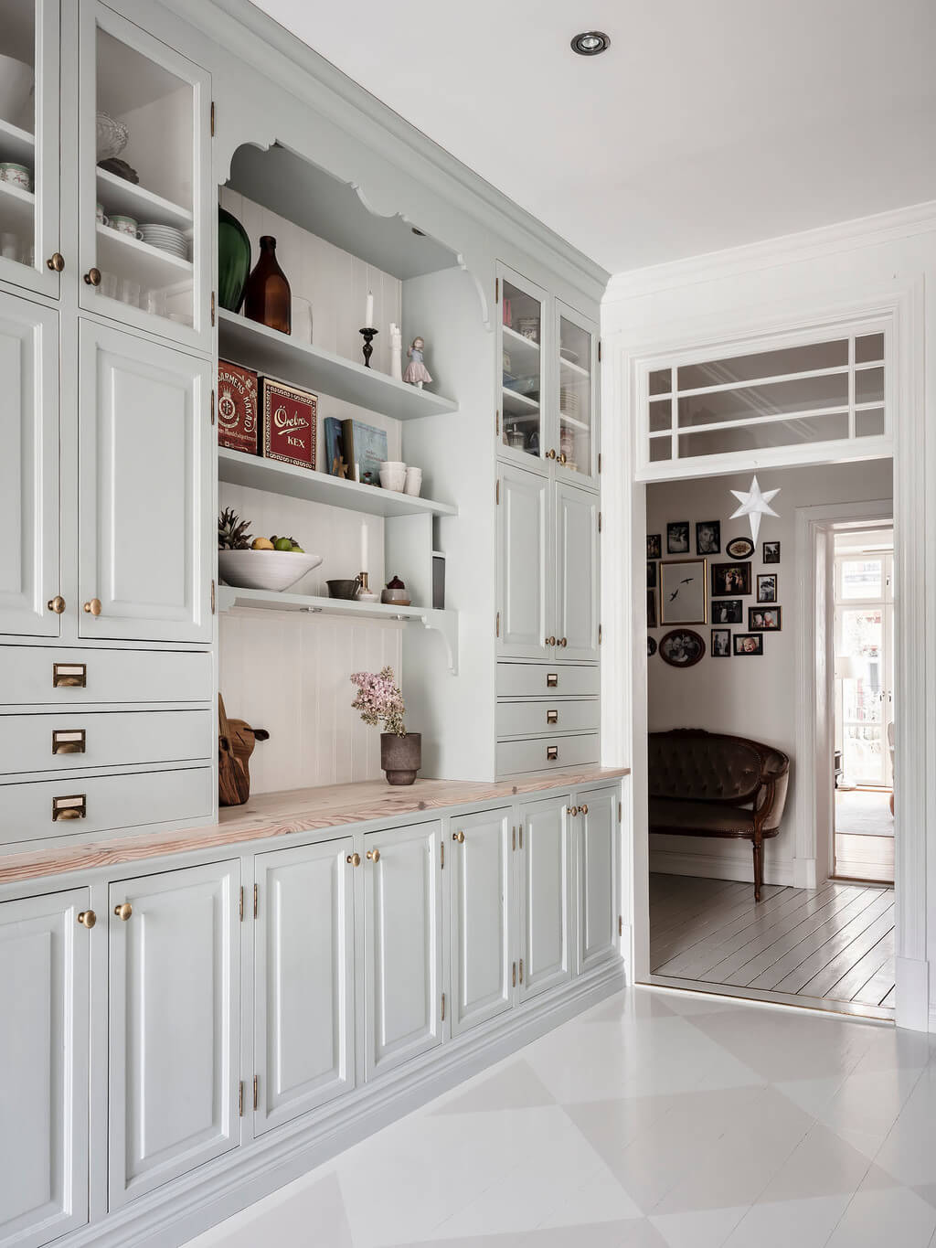 A Bright Nordic Home with Small (but Smartly Designed) Bedrooms 9 floor-to-ceiling-built-in-kitchen-cabinets-bright-apartment-nordroom