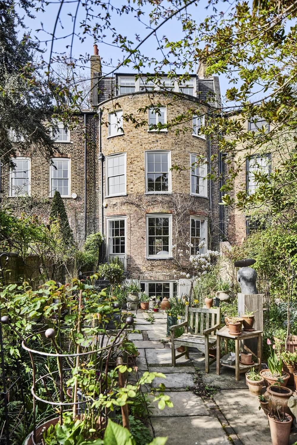 An Eclectic Art-Filled Townhouse in London 23 garden-exterior-townhouse-london-nordroom