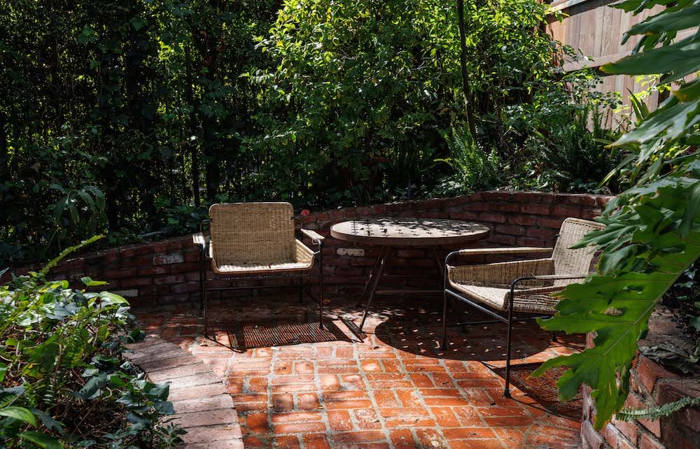 A Beautiful Tudor House in Los Feliz 40 garden-los-feliz-tudor-house-nordroom