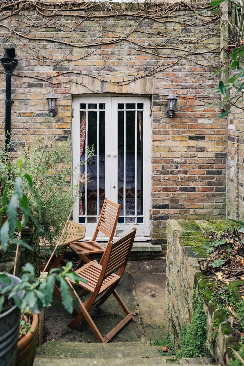 A Playful Maximalist Home in London 19 garden-seating-victorian-house-apartment-london-nordroom
