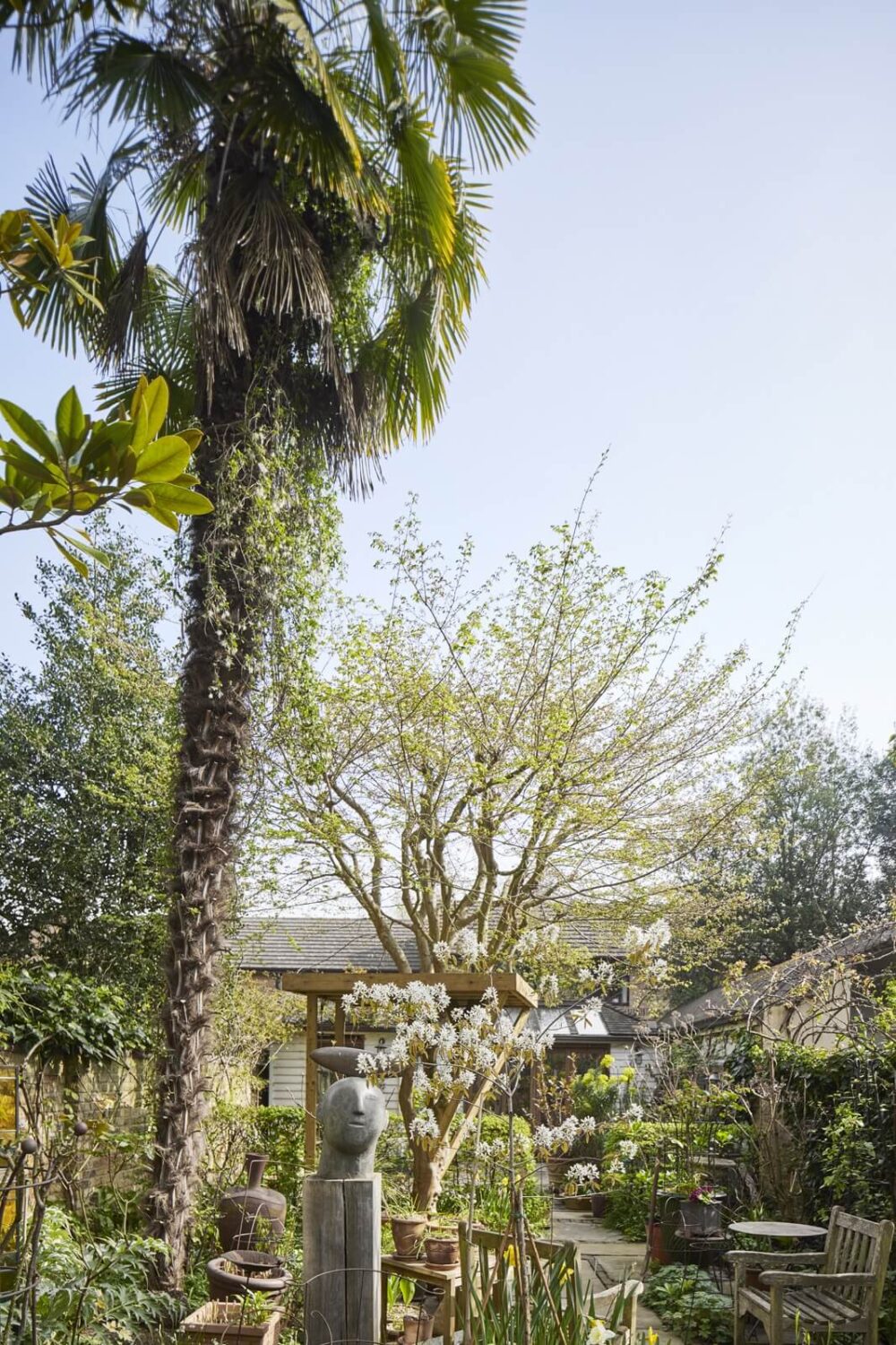 An Eclectic Art-Filled Townhouse in London 27 garden-view-eclectic-home-london-nordroom