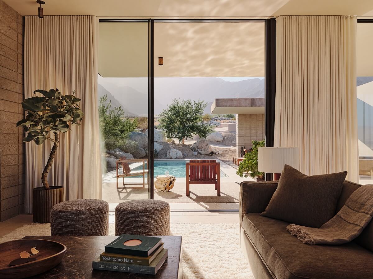 A Modern Architectural Home in Palm Springs 2 indoor-outdoor-living-room-modern-palm-springs-home-nordroom