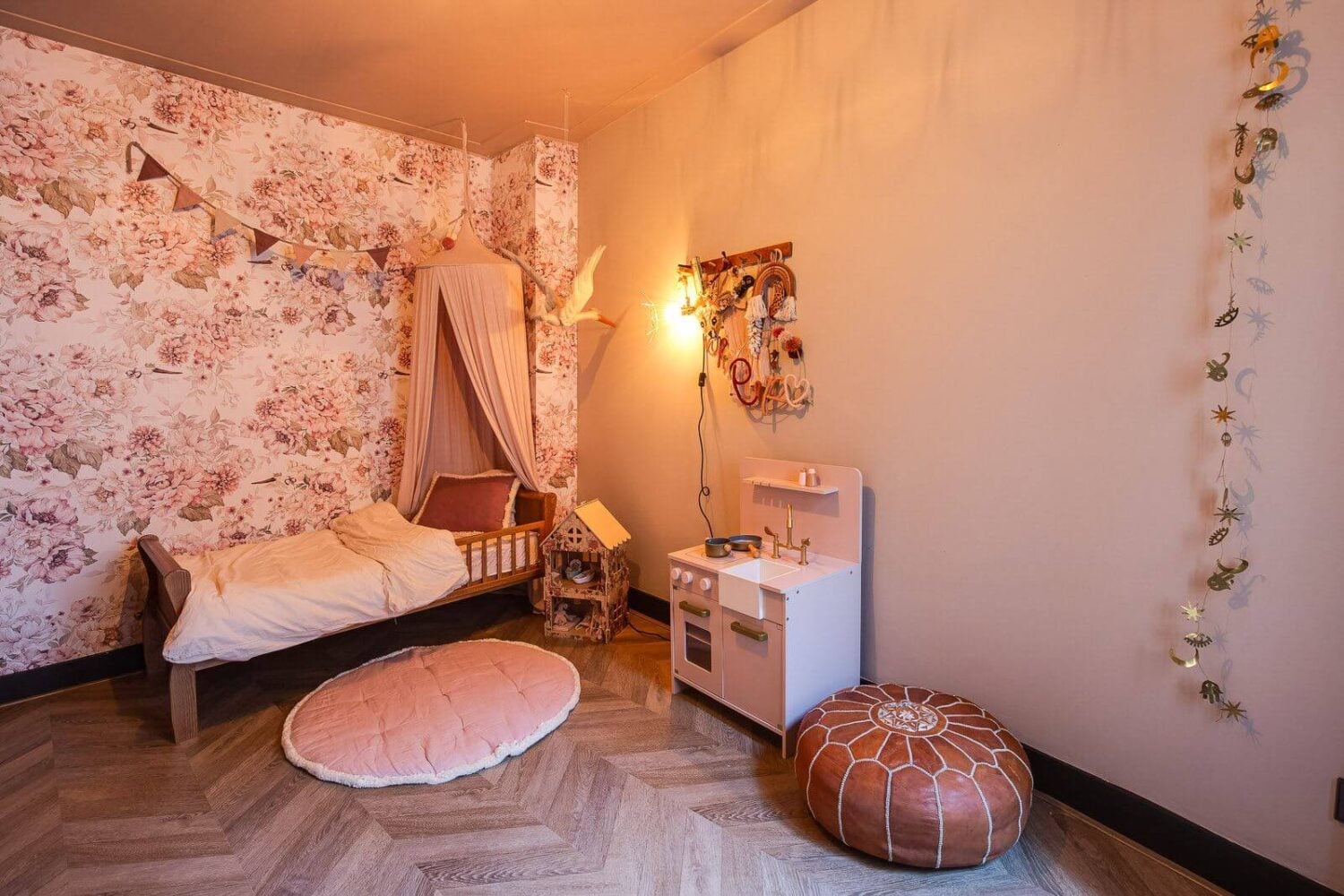 A Dutch Family Home with Warm Color Accents 21 kids-bedroom-wallpaper-canopy-warm-family-home-nordroom