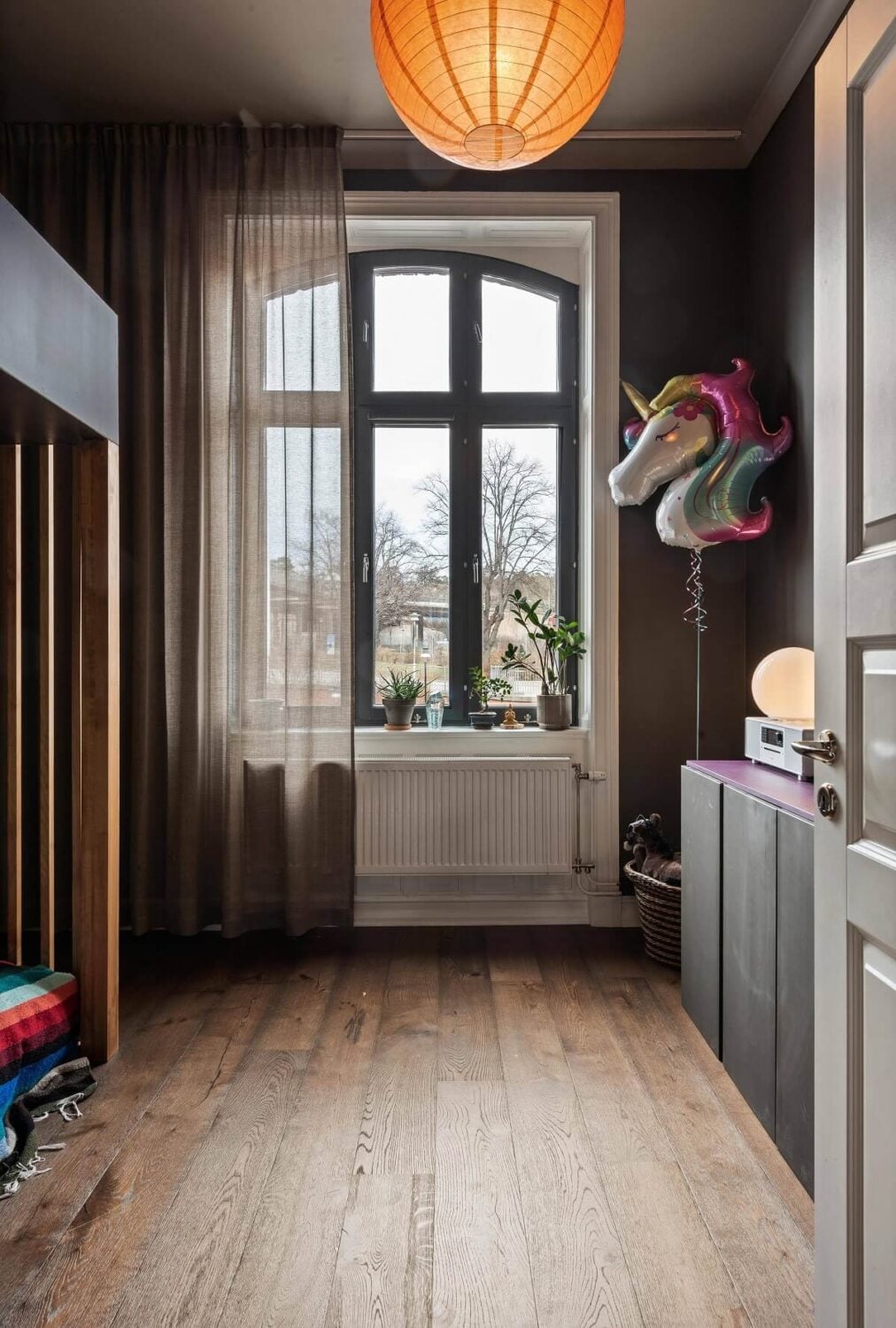 A Moody Family Home in Sweden 18 kids-room-bunk-bed-moody-home-nordroom
