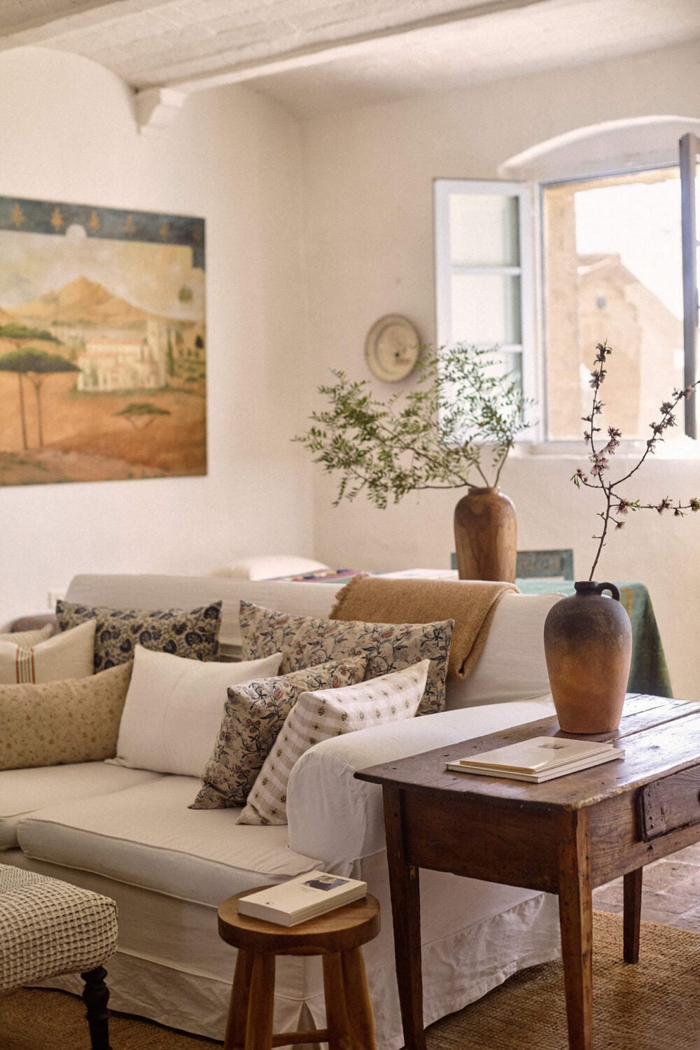 A Tuscan Villa by Zara Home 7 light-mediterranean-style-living-room-villa-tuscany-zara-home-nordroom