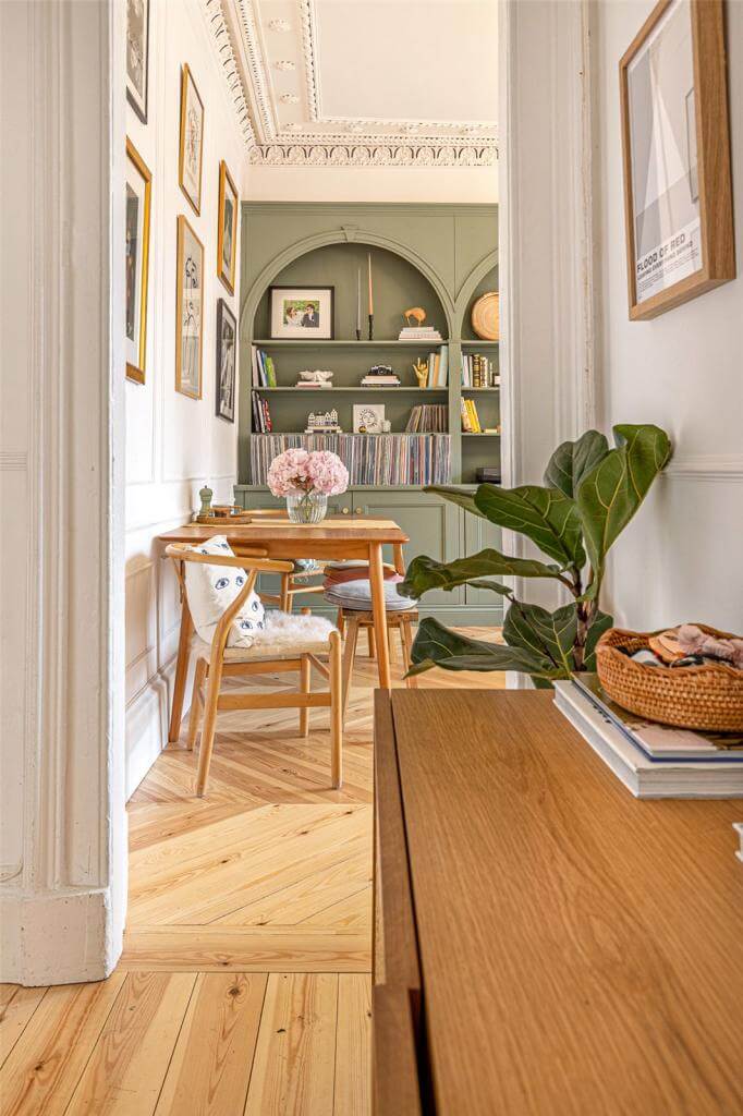 Kate Spiers Sells Her Beautiful Light Flat in Glasgow 22 living-room-bookshelves-glasgow-flat-nordroom