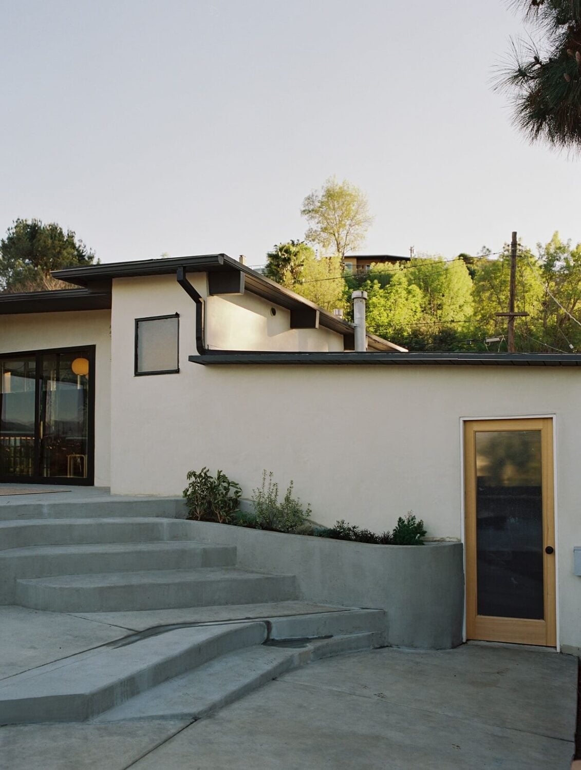 Japandi Design in a Midcentury Home in Los Angeles 27 midcentury-home-kane-lim-bling-empire-los-angeles-nordroom