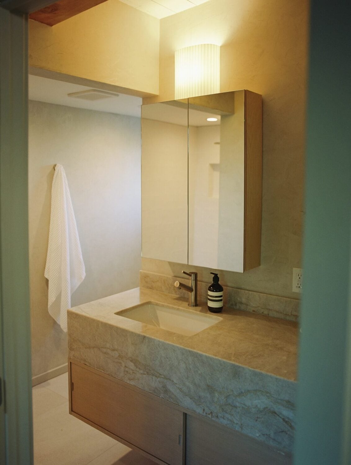 Japandi Design in a Midcentury Home in Los Angeles 23 minimalistic-japandi-bathroom-nordroom