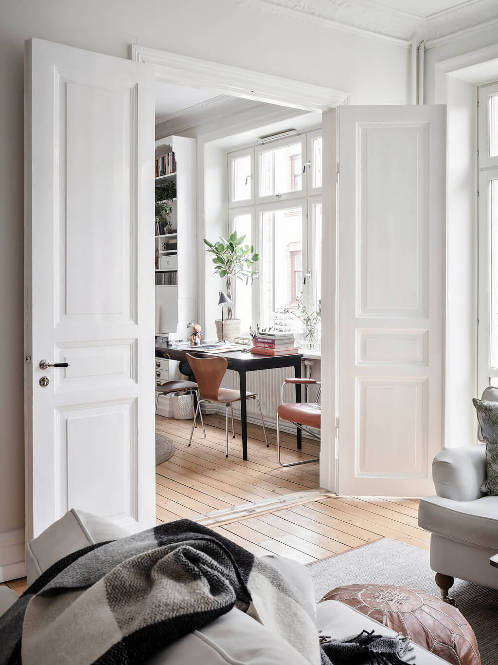 A Bright Nordic Home with Small (but Smartly Designed) Bedrooms 17 mirror-doors-home-office-nordic-home-nordroom