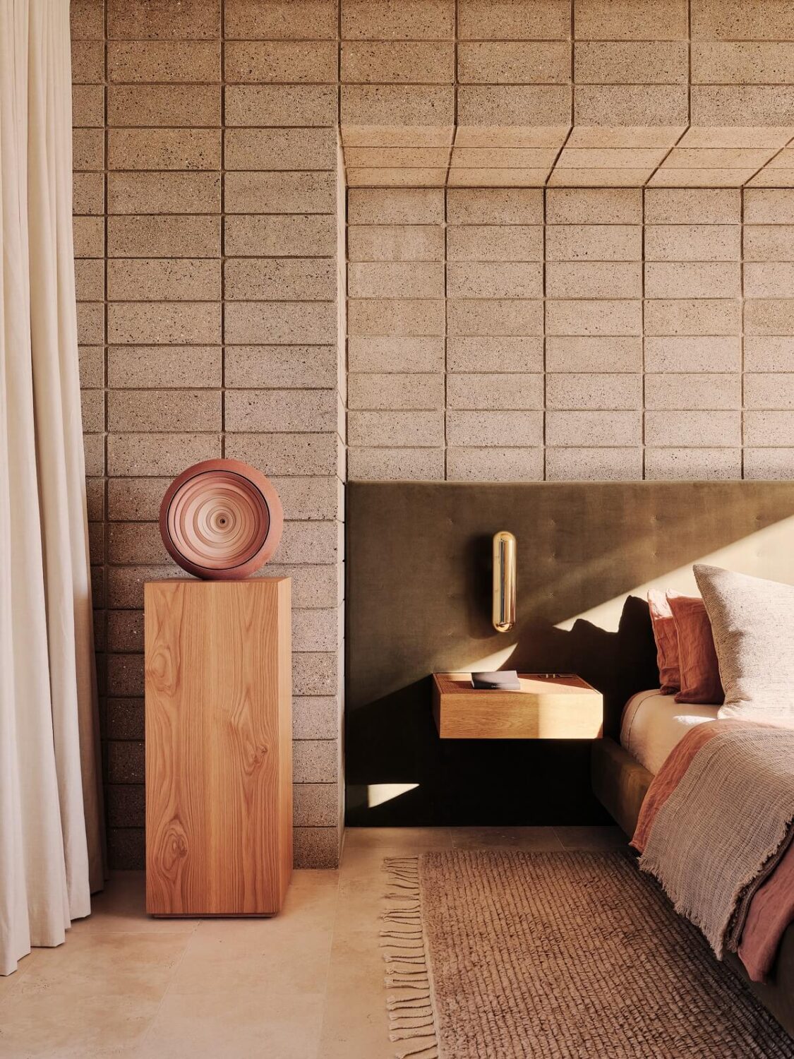 A Modern Architectural Home in Palm Springs 11 modern-architectural-bedroom-palm-springs-nordorom