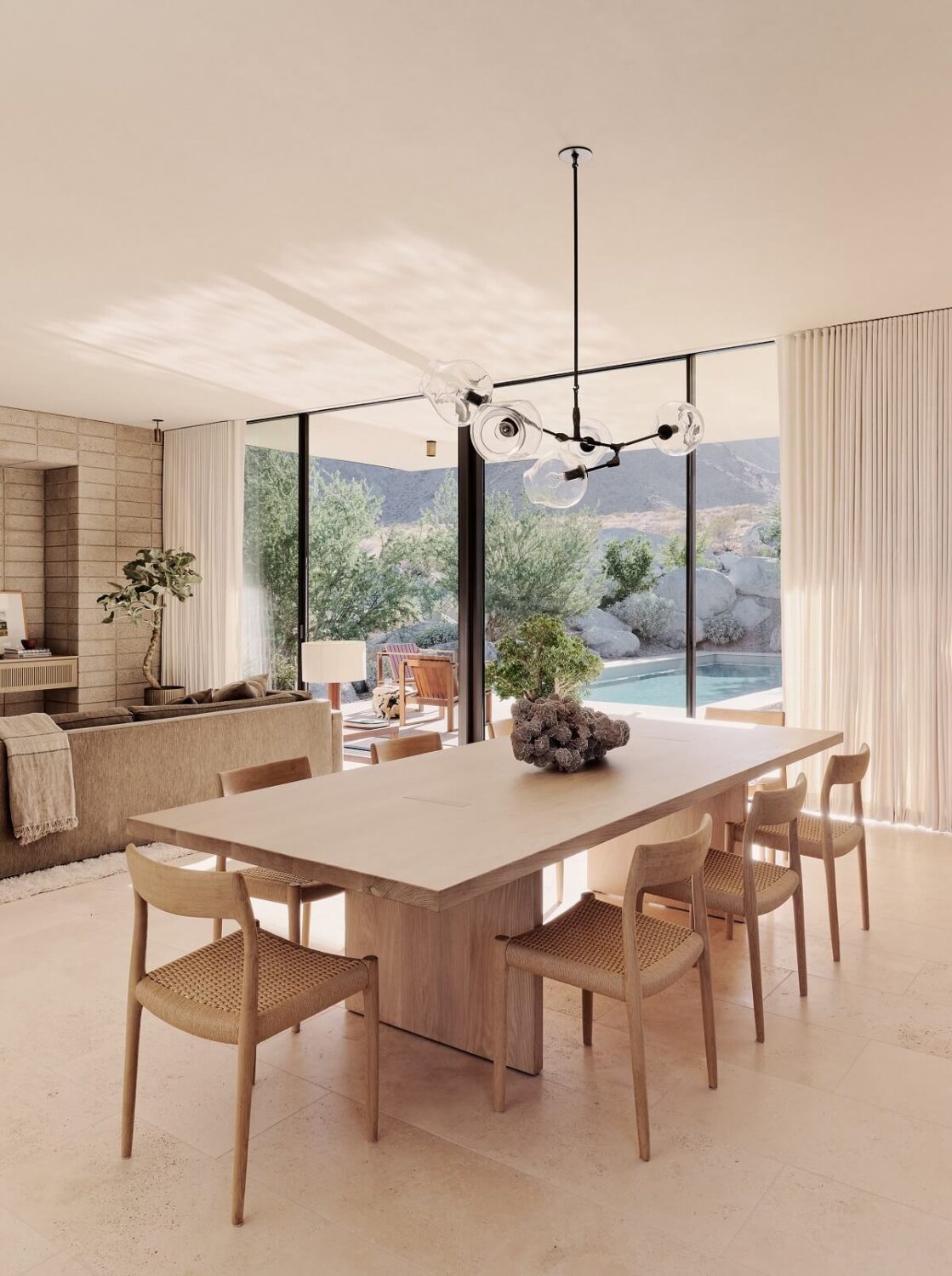 A Modern Architectural Home in Palm Springs 4 modern-open-plan-living-dining-light-colors-nordroom