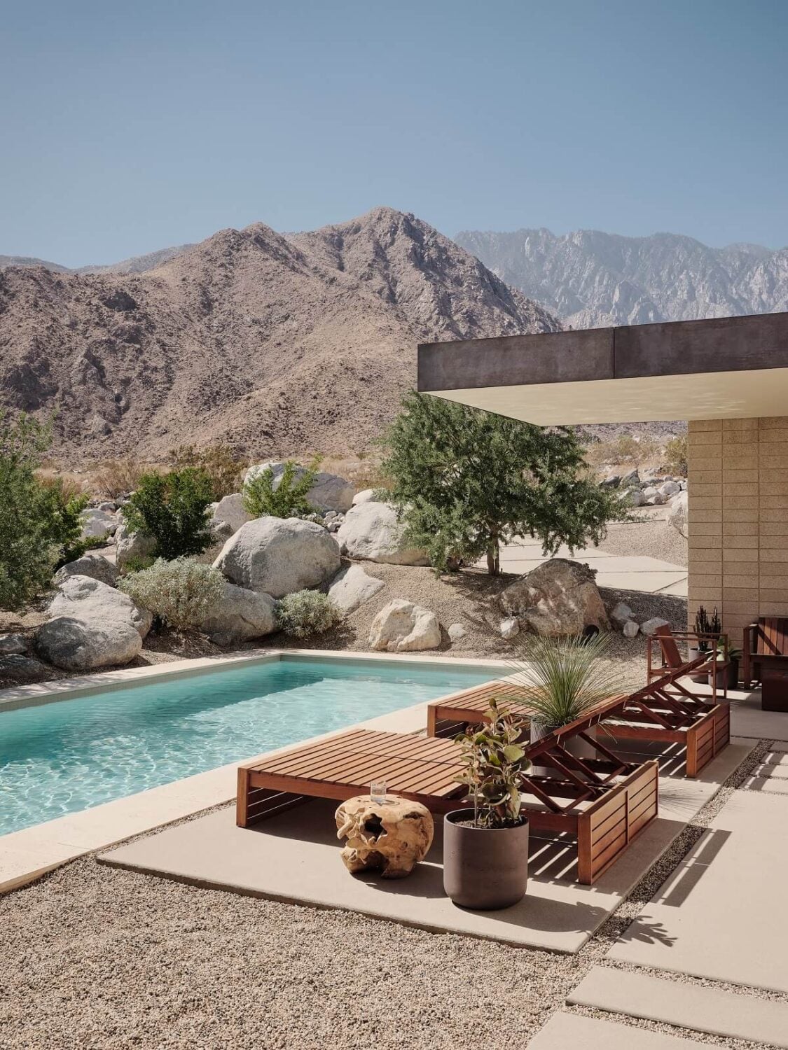 A Modern Architectural Home in Palm Springs 20 terrace-swimming-pool-mountain-view-palm-springs-woods-dangaran-modern-home-nordroom