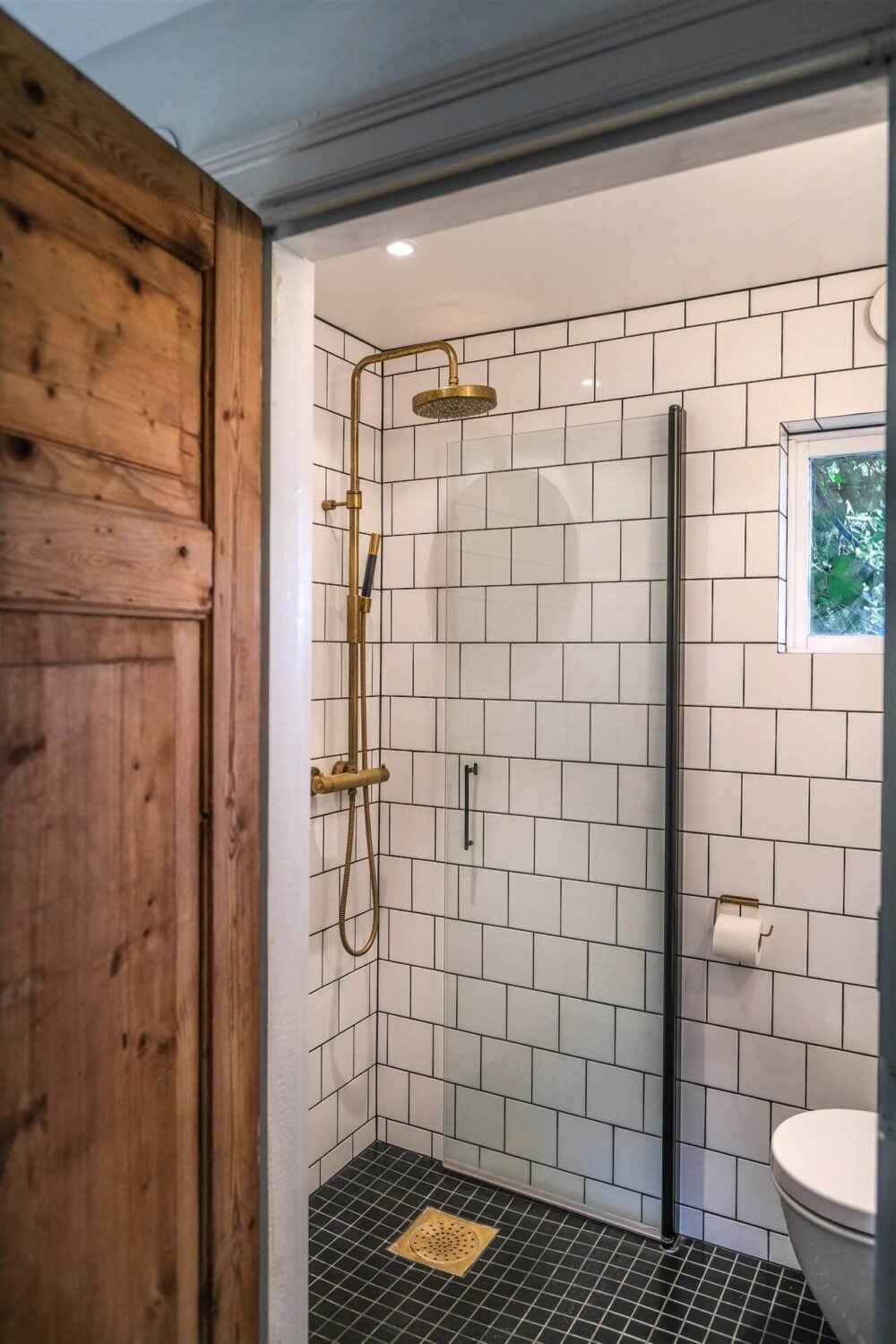 Our Food Stories' Countryside Cottage in Sweden 23 tiny-bathroom-countryside-home-nordroom