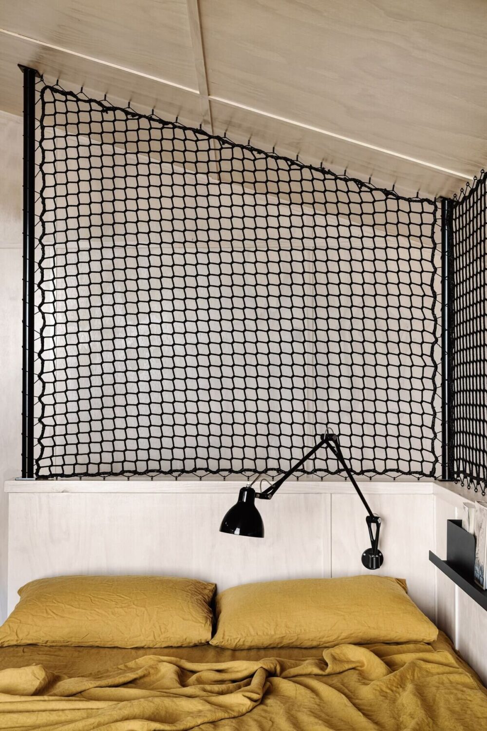 A Small Modern Seaside Retreat in Australia 13 airbnb-australia-bedroom-nordroom