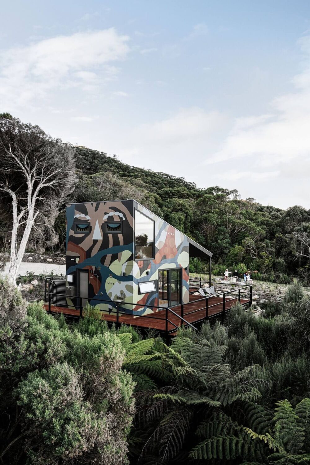 airbnb-cottage-australia-exterior-mural-nordroom