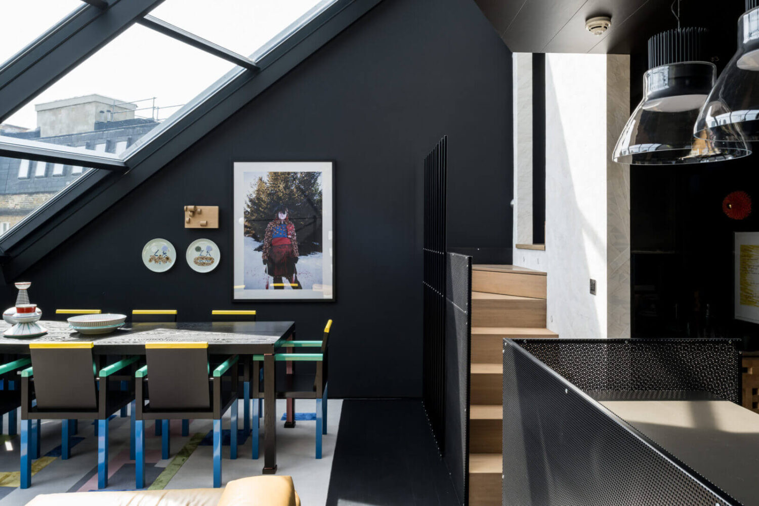 A Spectacular Modern Black Loft in London 5 black-london-loft-dining-space-skylight-nordroom