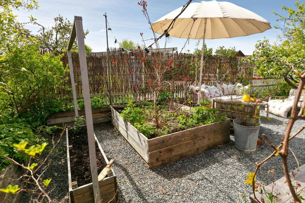 A Red Wooden Cottage on a Swedish Allotment 15 cottage garden sweden nordroom A Red Wooden Cottage on a Swedish Allotment