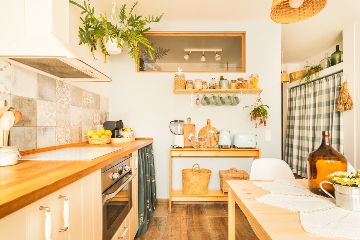 A Serene Airbnb Home with Patio in Lagos, Portugal 8 cozy-kitchen-airbnb-algavre-portugal-nordroom