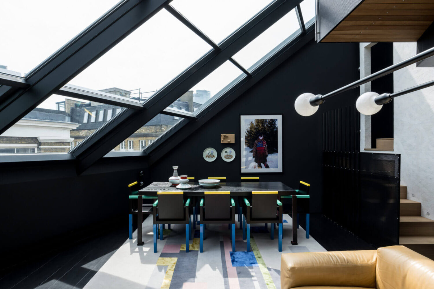 A Spectacular Modern Black Loft in London 3 dining-space-modern-loft-black-walls-nordroom