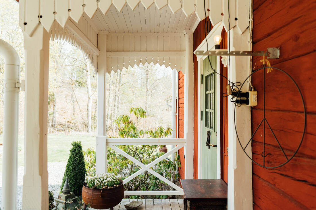 A Vintage Bohemian Country House in Sweden 26 entrance-cozy-swedish-country-house-nordroom