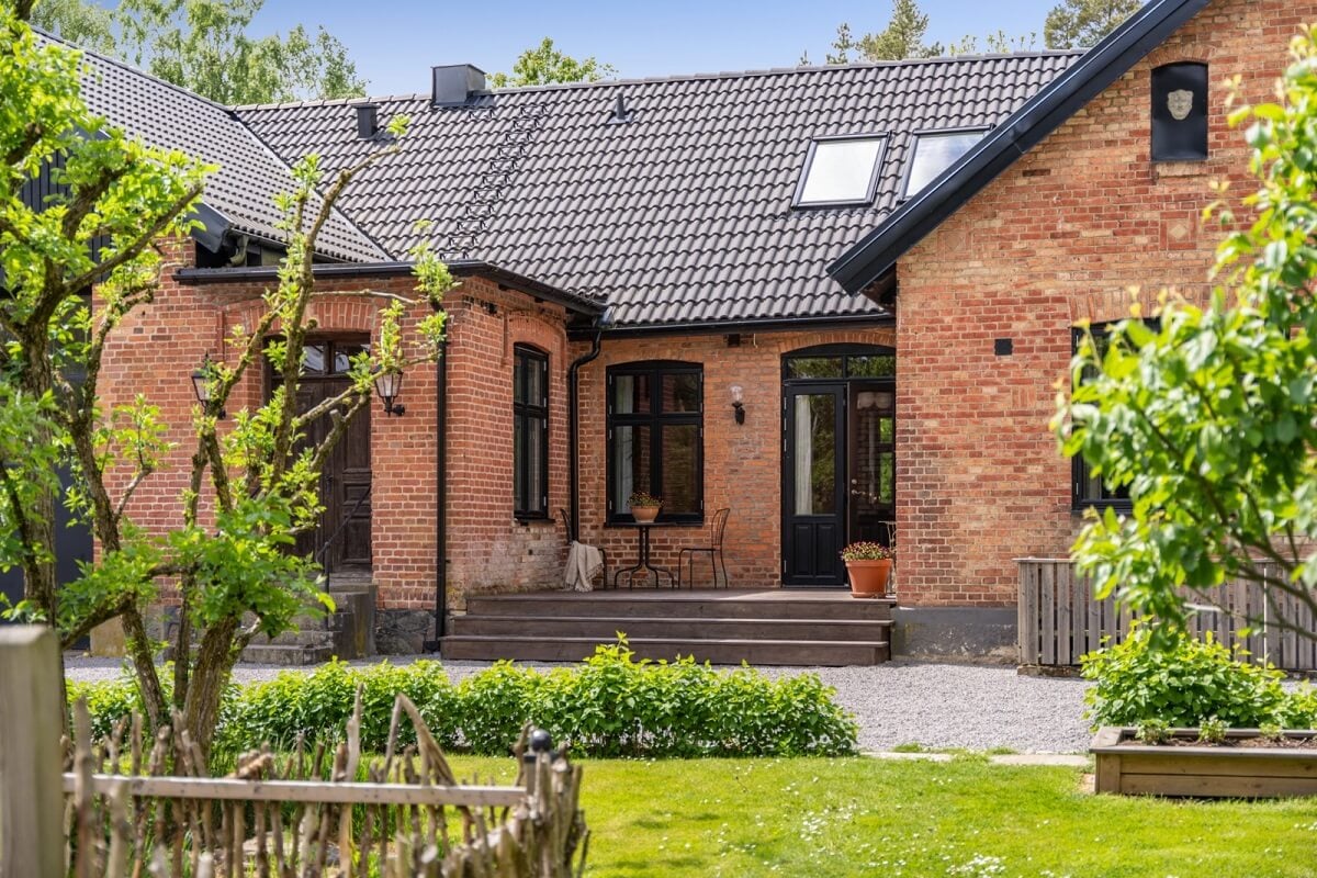 A Colorful Family Home in a Former School Building 42 exterior-country-house-sweden-nordroom