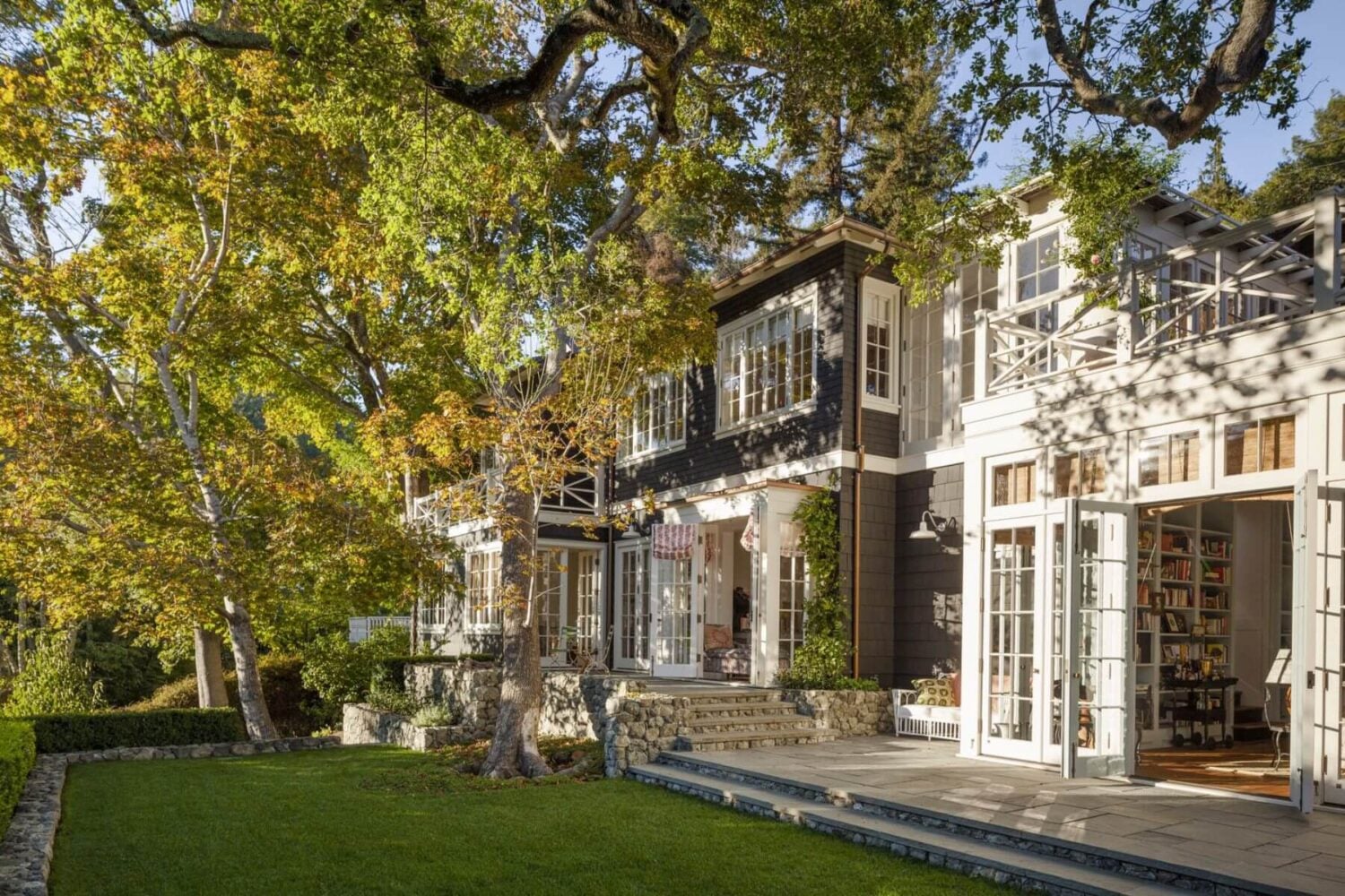 English Cottage Meets California Cool in a Mill Valley Home 32 exterior-garden-mill-valley-home-gp-schafer-nordroom