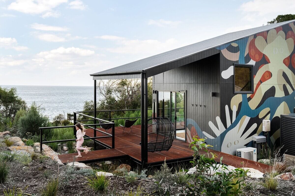 A Small Modern Seaside Retreat in Australia 19 exterior-mural-deck-seaside-airbnb-australia-nordroom