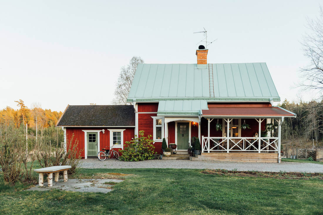 A Vintage Bohemian Country House in Sweden 24 exterior-swedish-red-wooden-house-nordroom