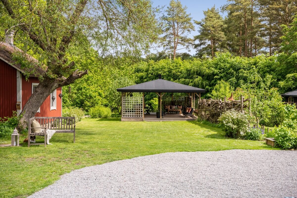 A Colorful Family Home in a Former School Building 43 garden-eclectic-colorful-country-house-sweden-nordroom